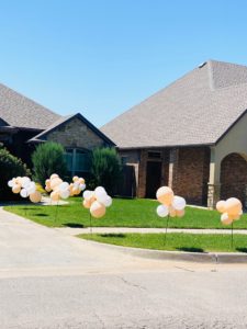 quarantine birthday, yard decorations