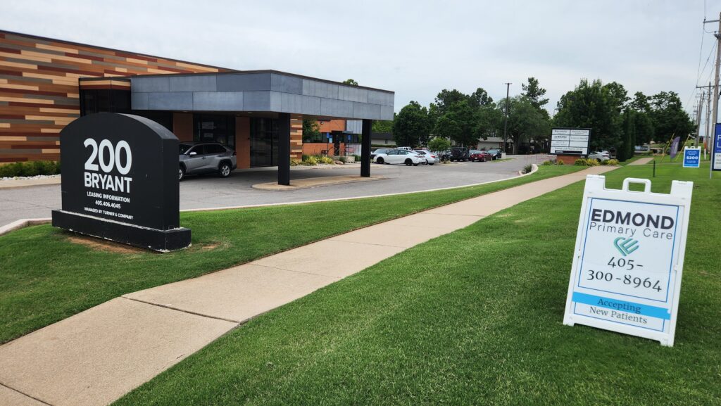 Front view of the Edmond Primary Care office.